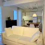 La Casa Rossa Di Maddy Appartement