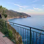 La Casa Rossa Di Maddy * Corniglia