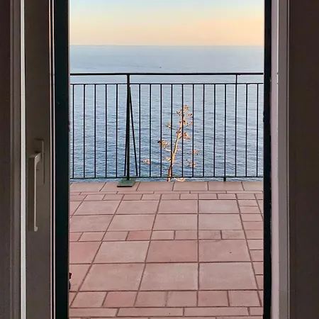 La Casa Rossa Di Maddy Corniglia