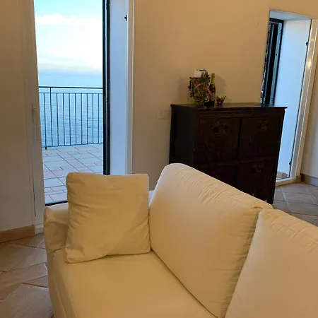 Appartamento La Casa Rossa Di Maddy Corniglia