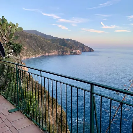La Casa Rossa Di Maddy * Corniglia